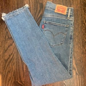 LEVI JEANS